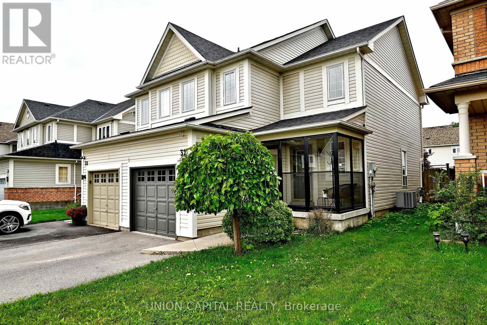 32 REGATTA CRESCENT - 3