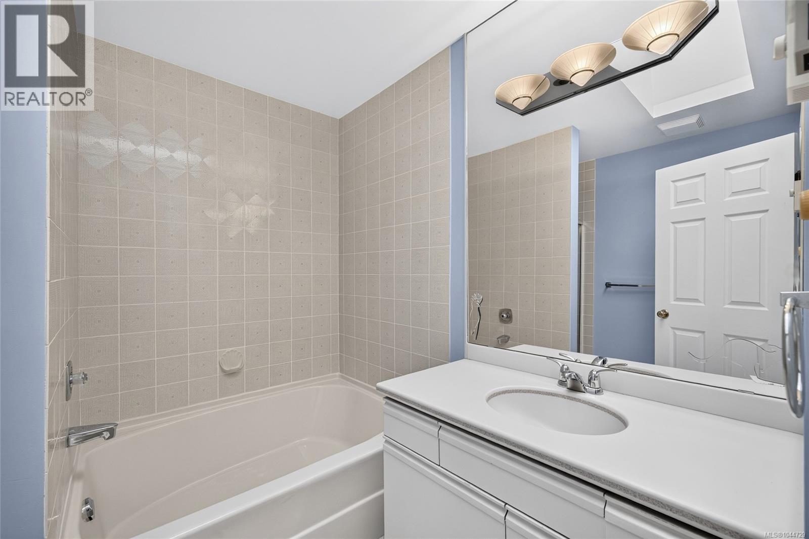 #5 416 Dallas Rd - 34