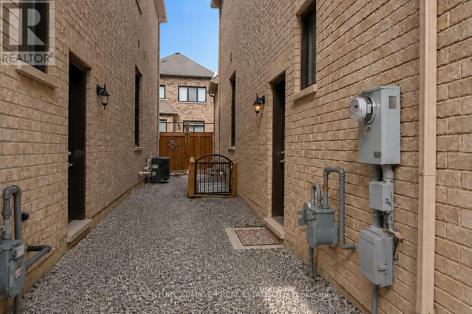 LOWER - 334 THIMBLEWEED COURT, Milton (Walker) — photo 3