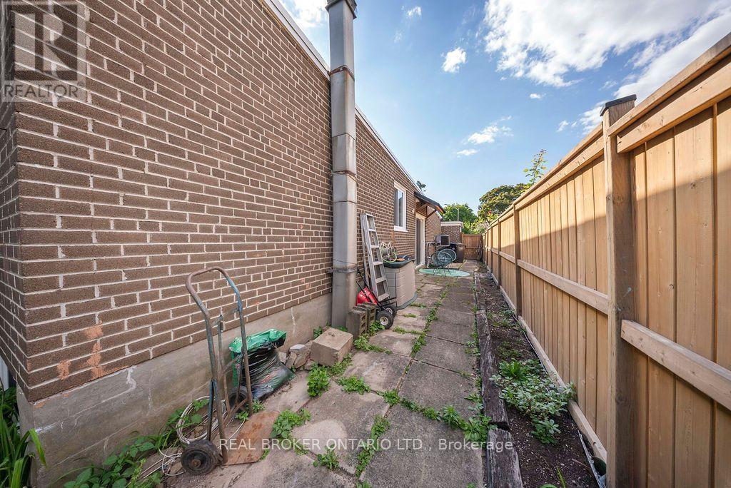 1412 SEAVIEW DRIVE - 26