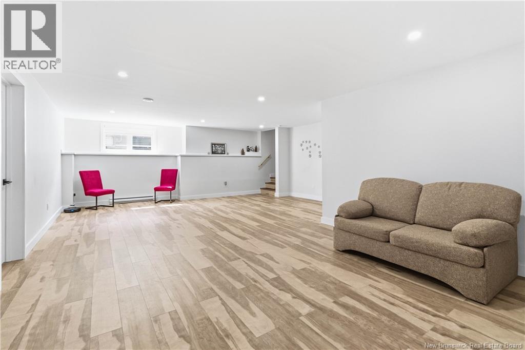 607 Royal Oaks Boulevard - 32