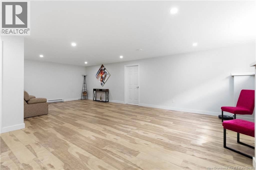 607 Royal Oaks Boulevard - 33