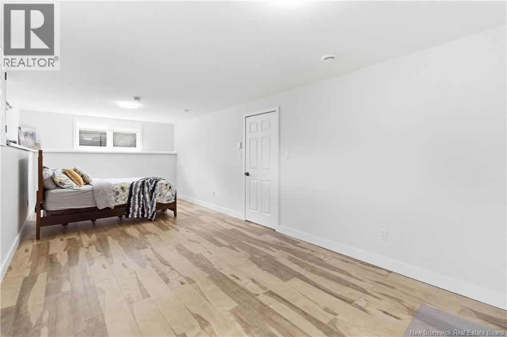 607 Royal Oaks Boulevard - 37
