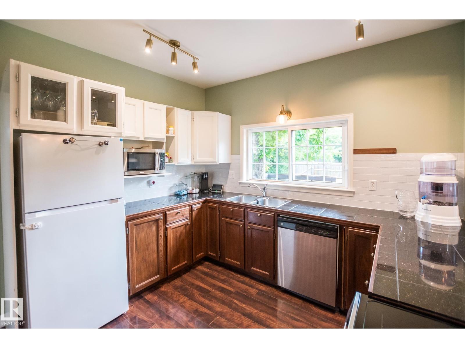 4811 50 Street - Photo 10