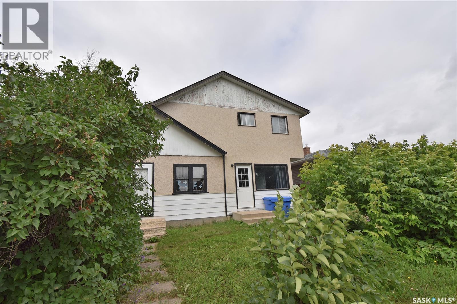 #664 7th STREET E - 1