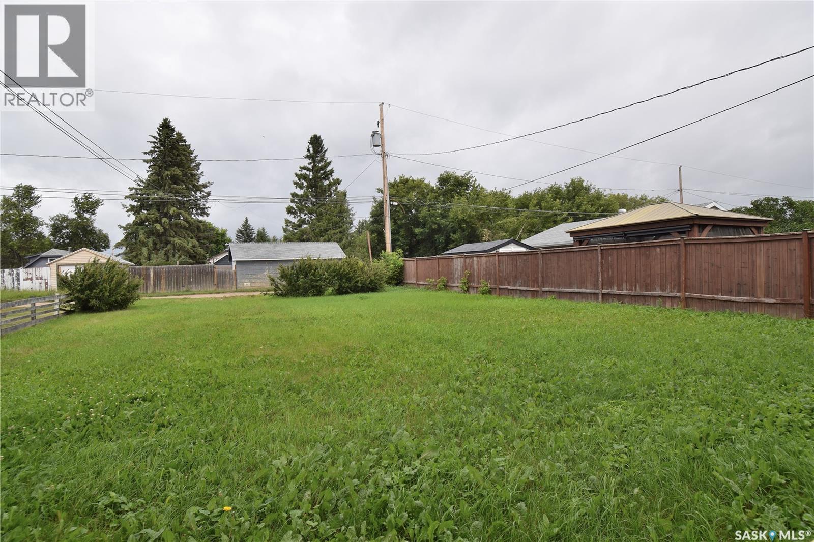 #664 7th STREET E - 12