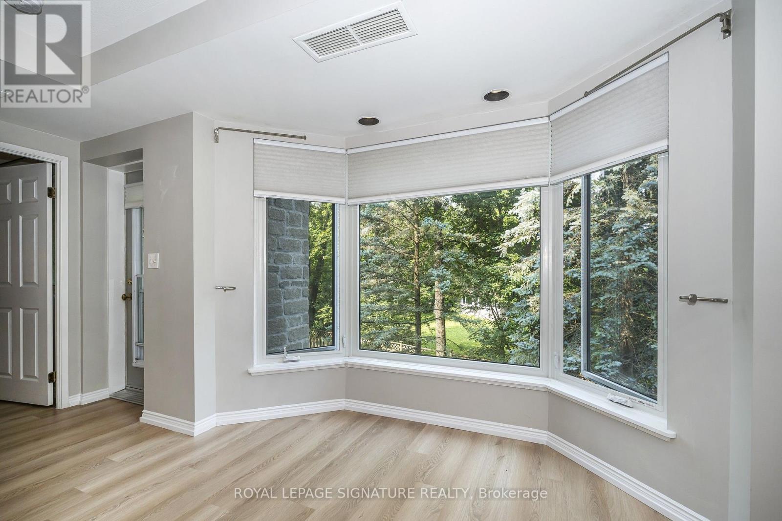 #204 85 WELLINGTON STREET W - Image 11