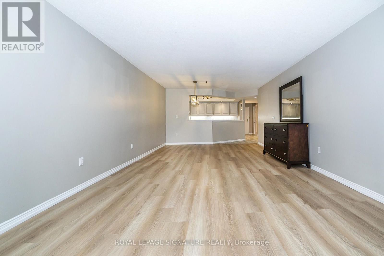 #204 85 WELLINGTON STREET W - Image 8