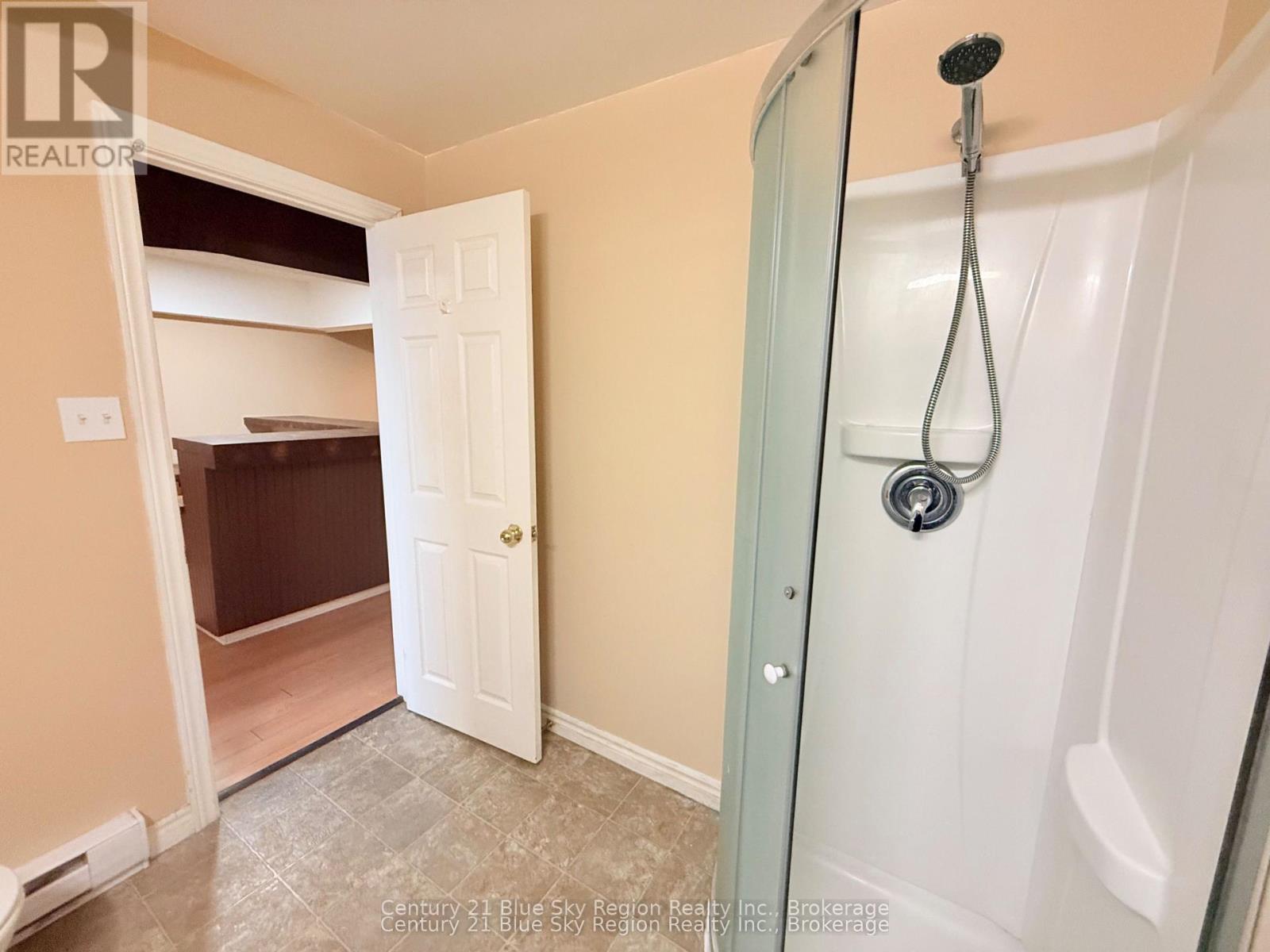 429 DUDLEY AVENUE - 23