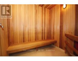 1909 - 770 Bay Street, Toronto, ON M5G0A6 Photo 9