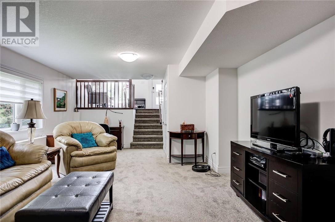 854 Woodbine Avenue - Image 27