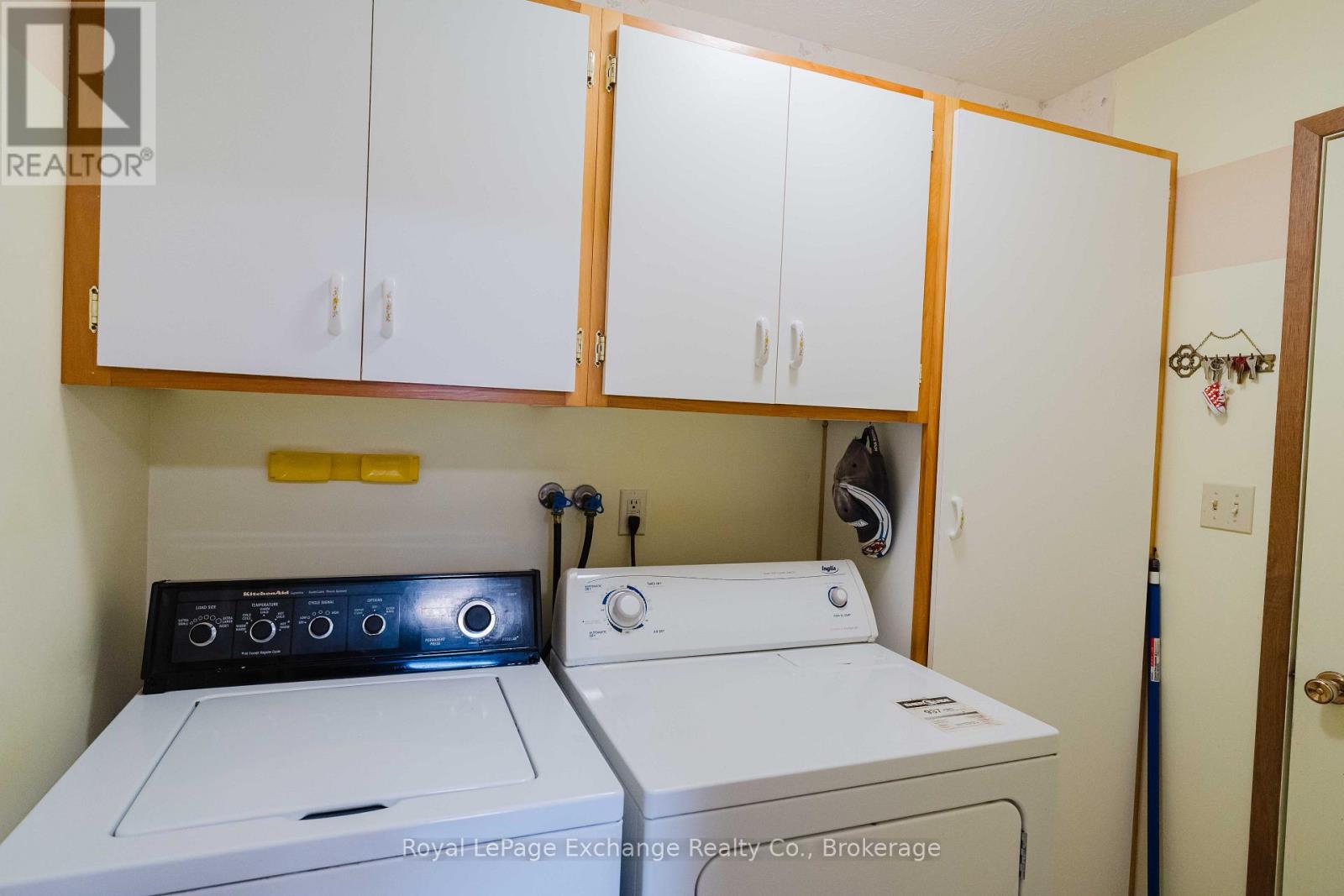 953 PARKWOOD DRIVE - 28