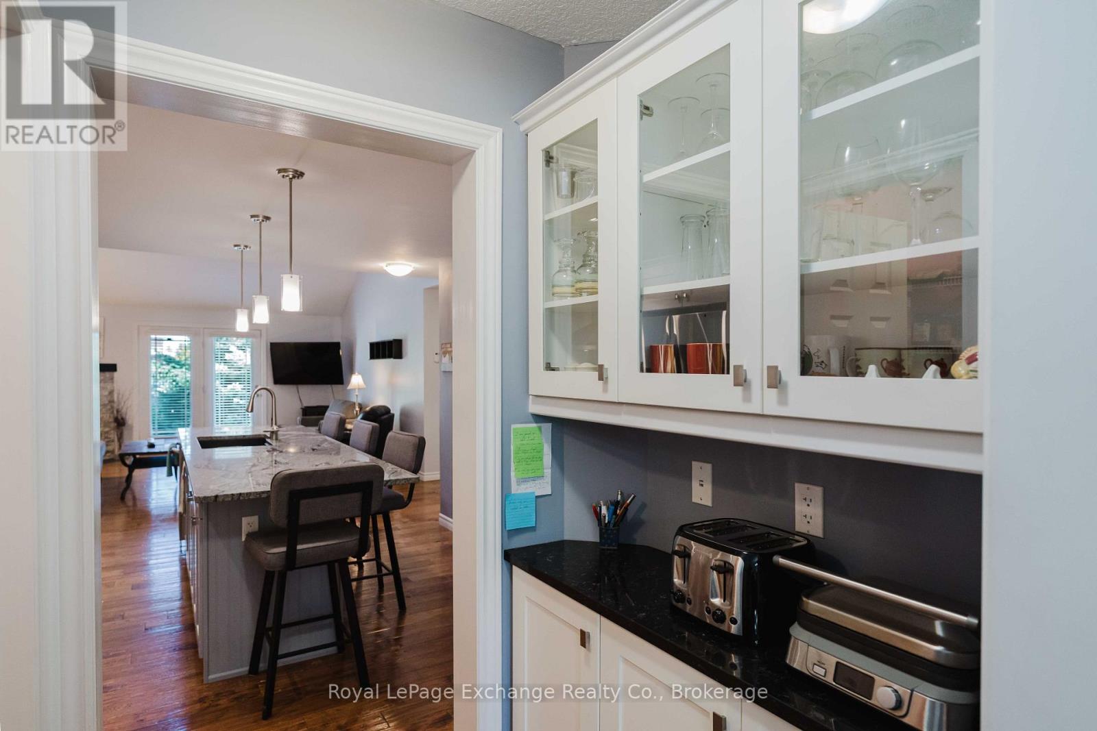 #6 391 JOSEPH STREET - 15