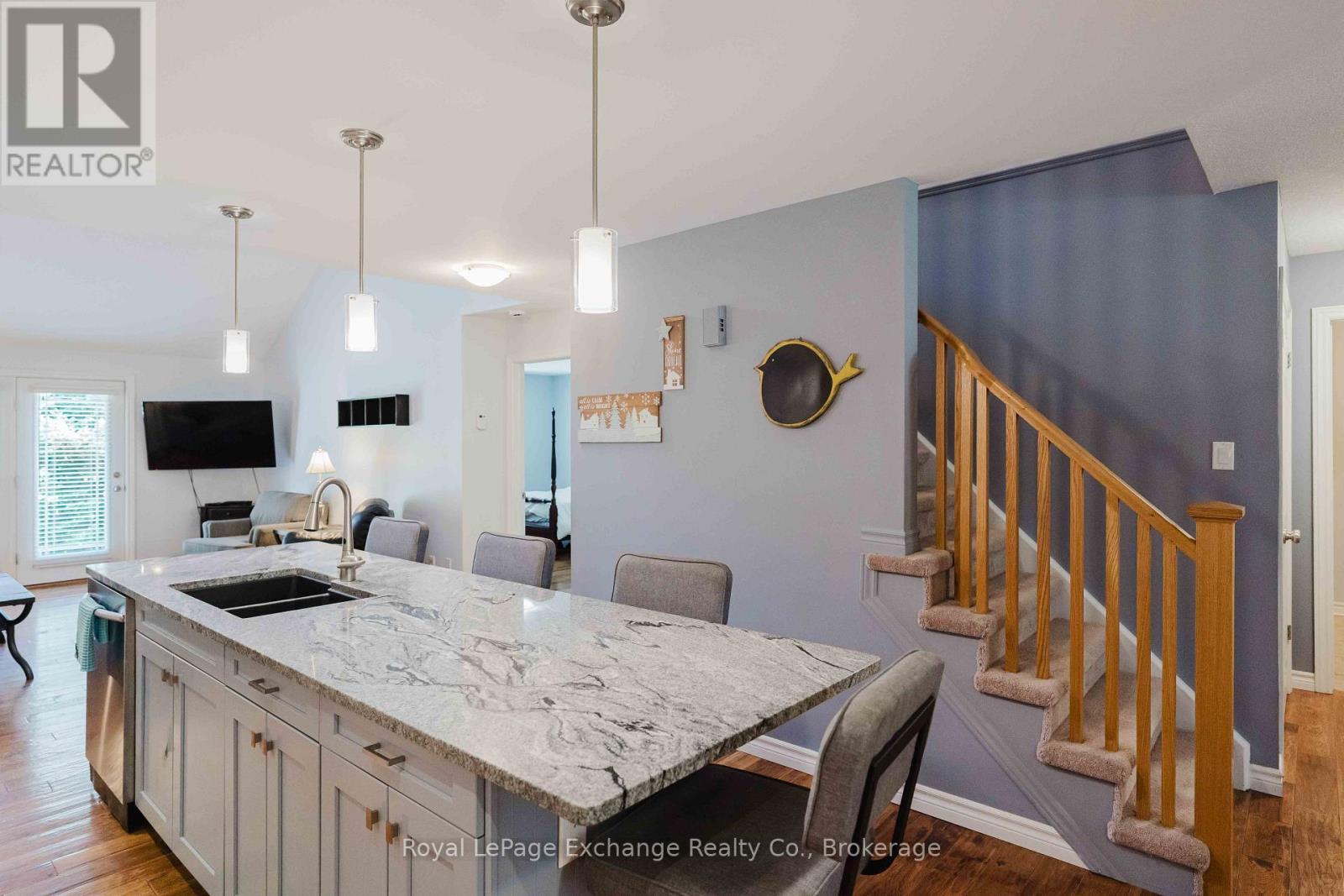 #6 391 JOSEPH STREET - Image 20