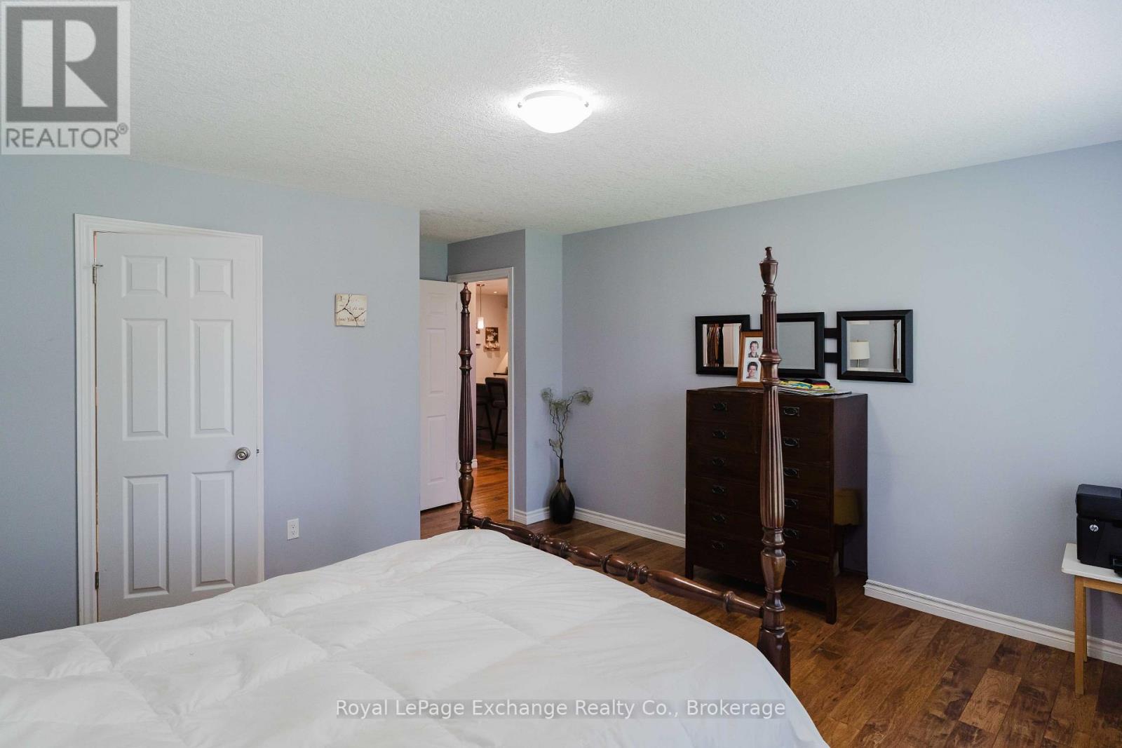 #6 391 JOSEPH STREET - 27
