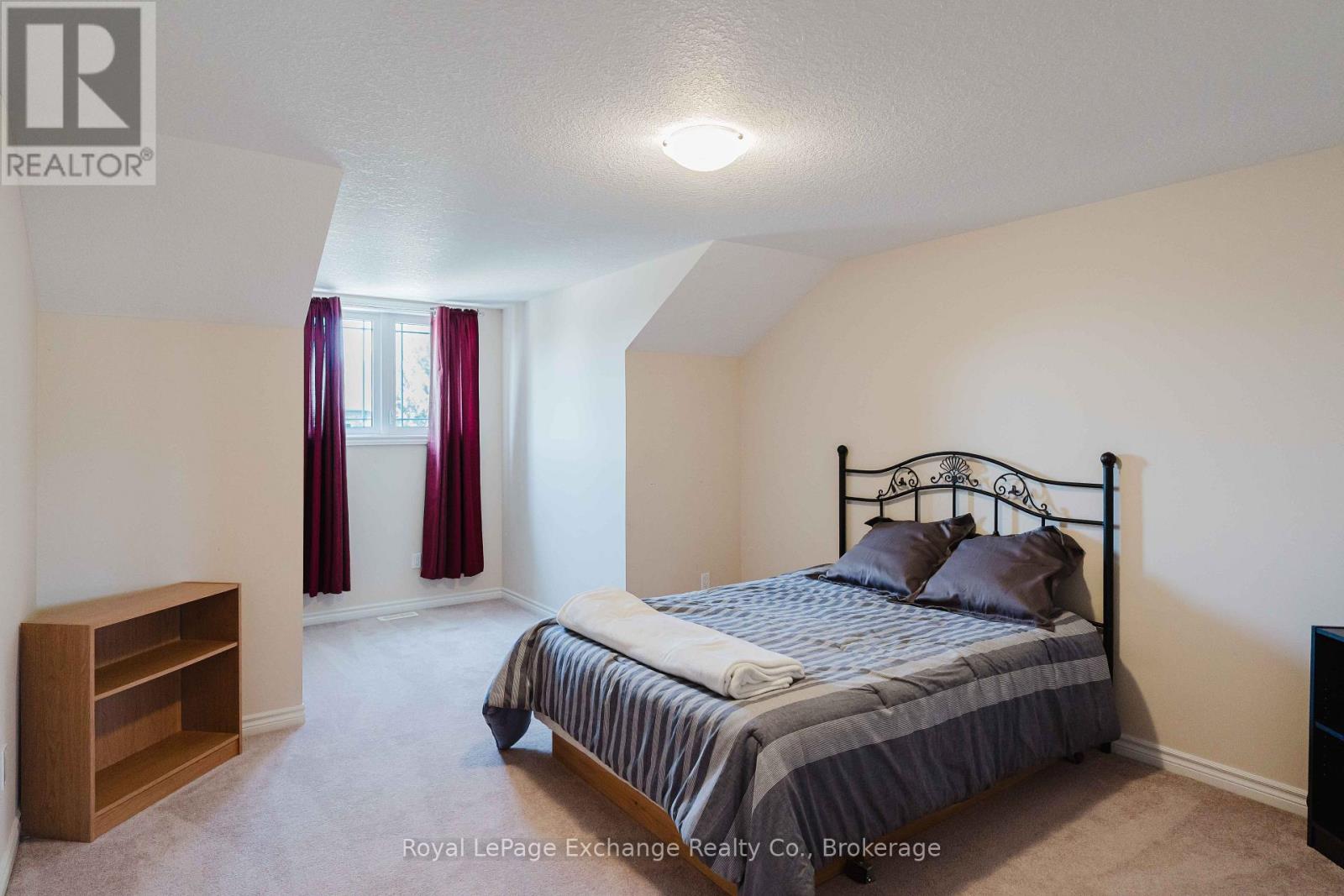 #6 391 JOSEPH STREET - 39