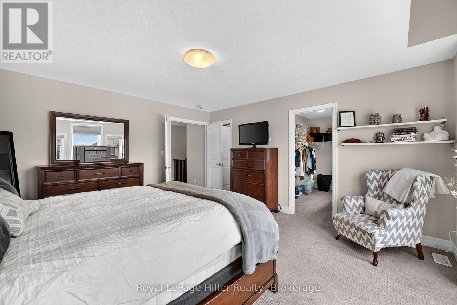 15 ROBERTSON DRIVE - 31