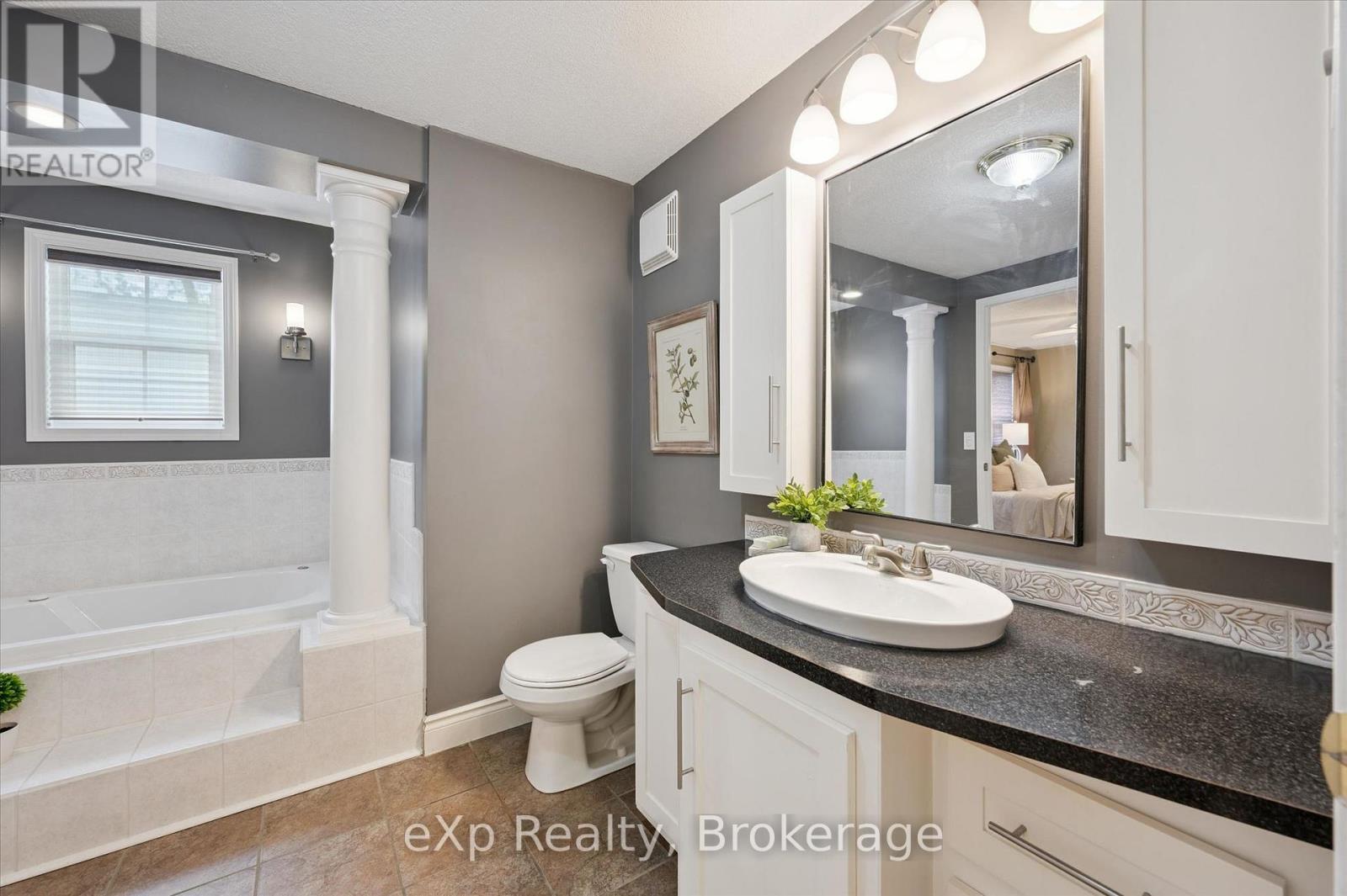 18 JASPER HEIGHTS PRIVATE - 24