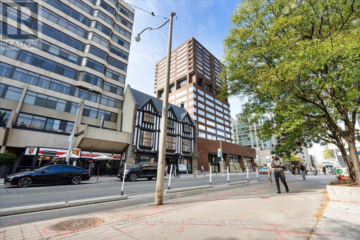 Photo of 914 Yonge Street