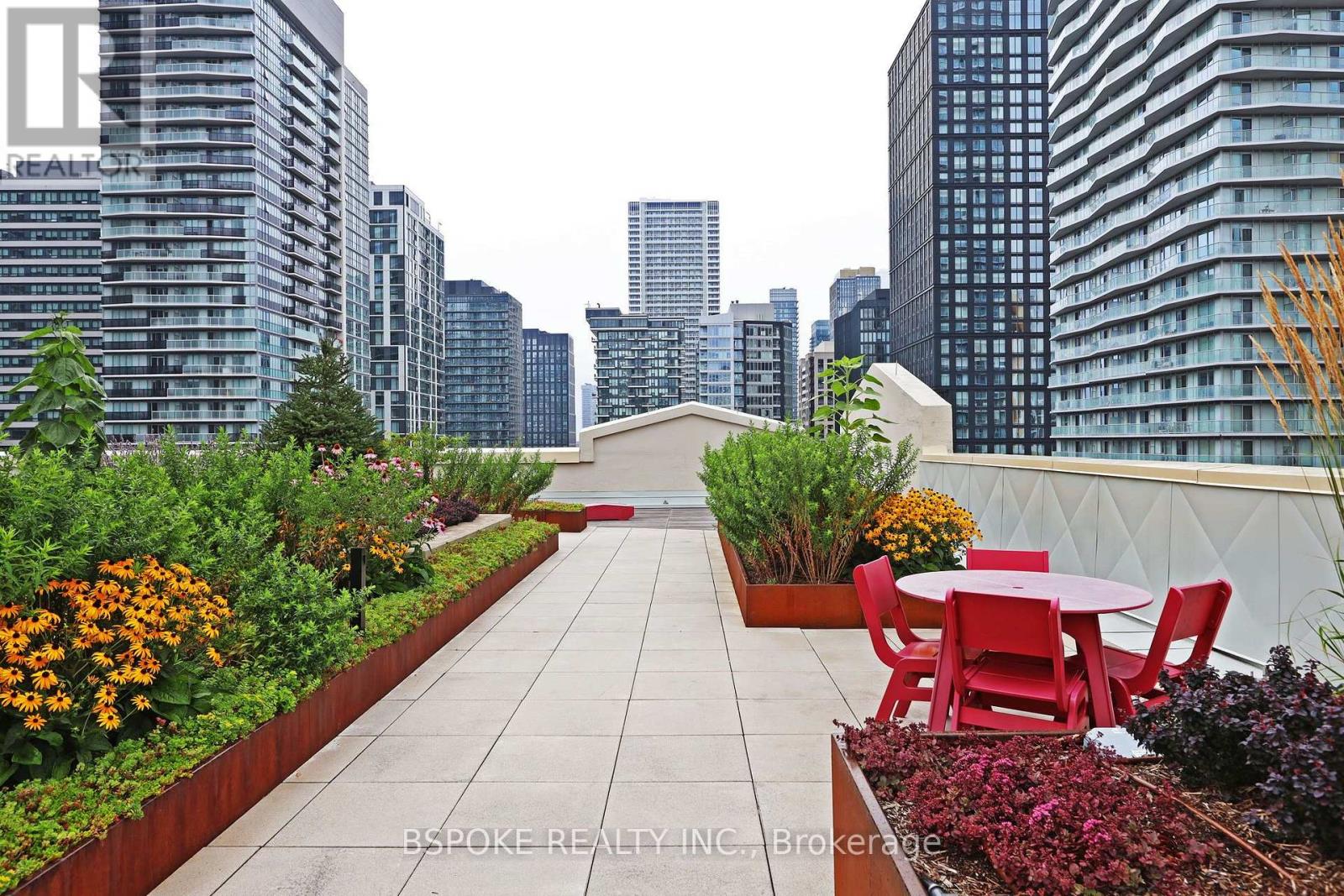 #502 135 DALHOUSIE STREET - 28