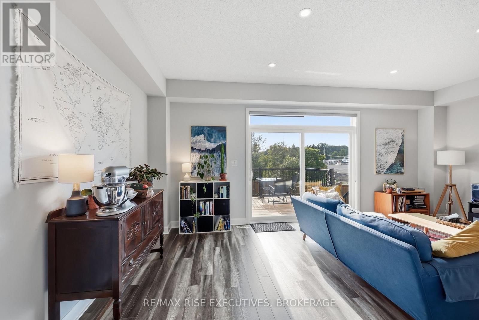 1233 MAX CRESCENT - Image 25