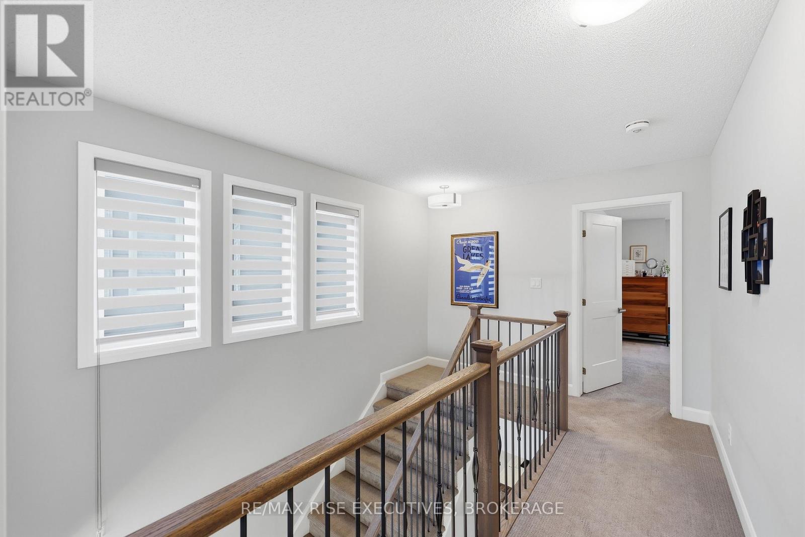 1233 MAX CRESCENT - Image 28