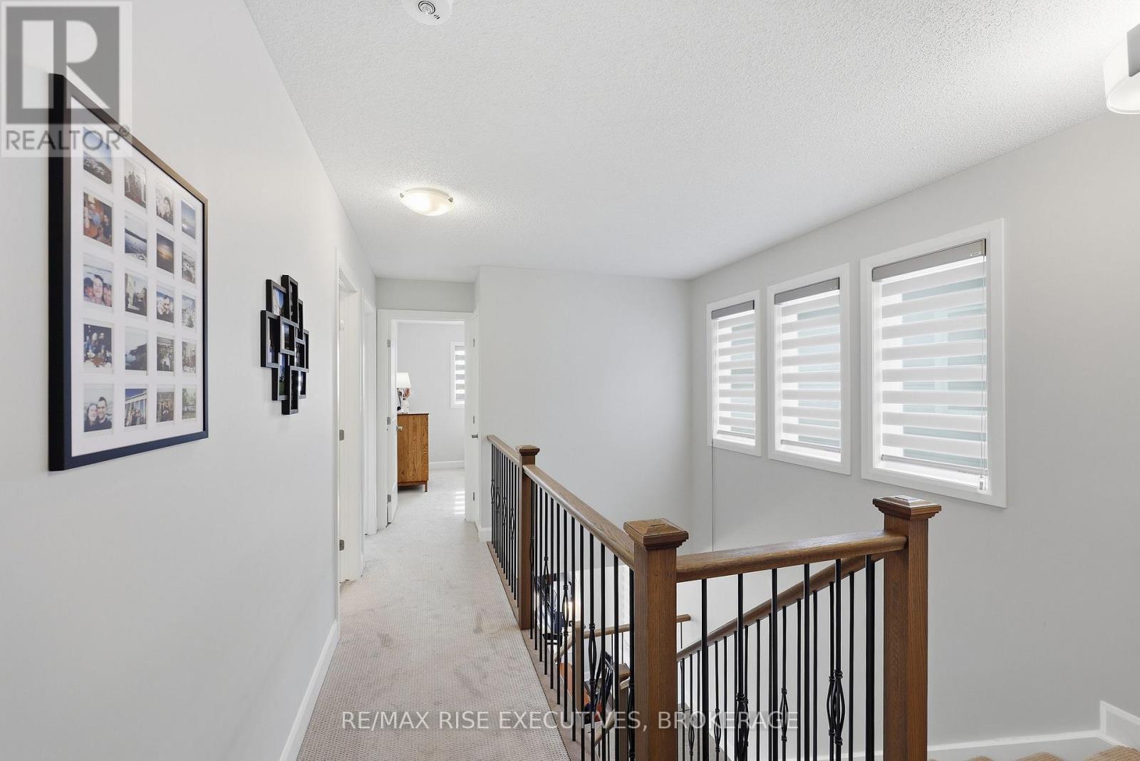 1233 MAX CRESCENT - Image 29