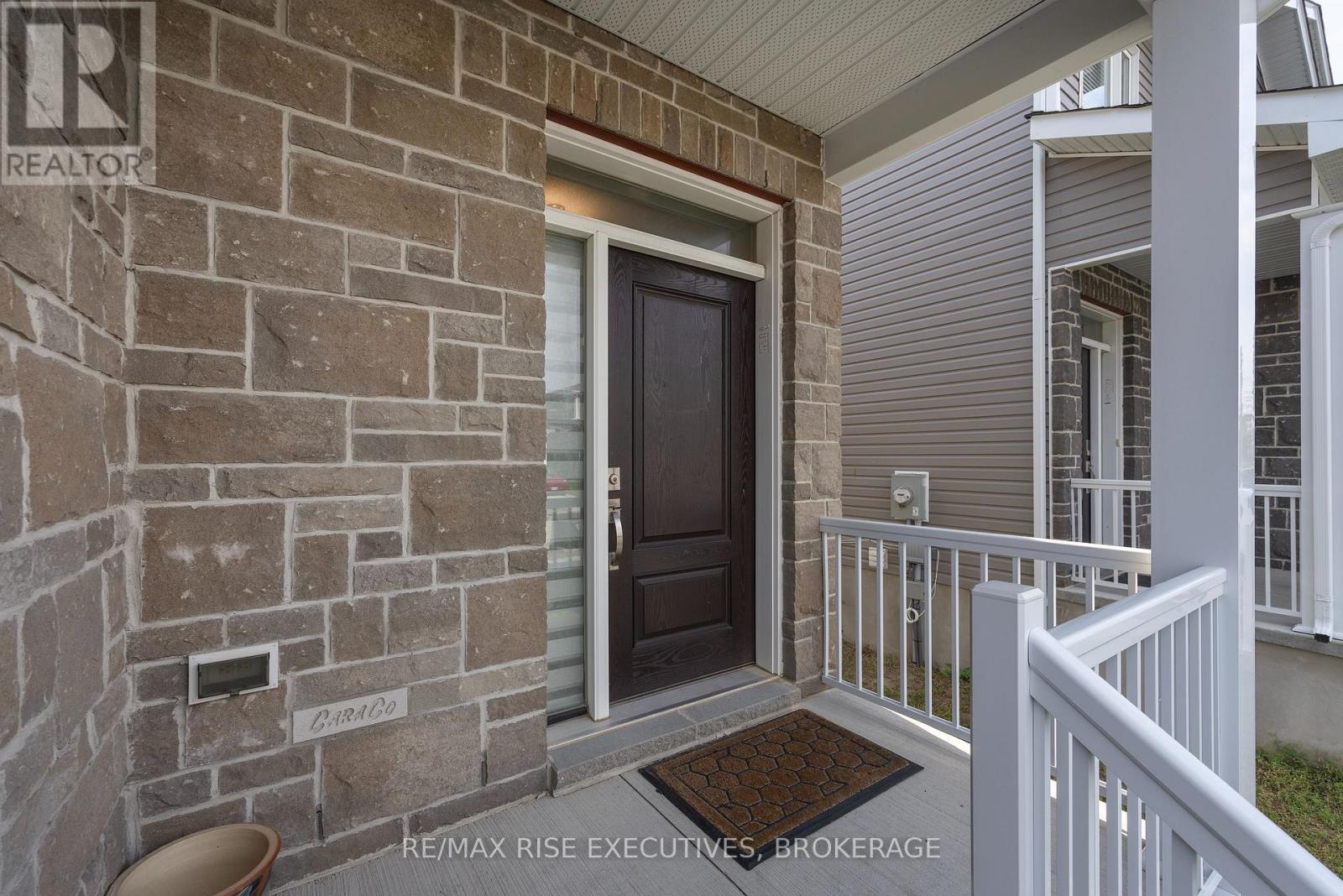 1233 MAX CRESCENT - Image 5