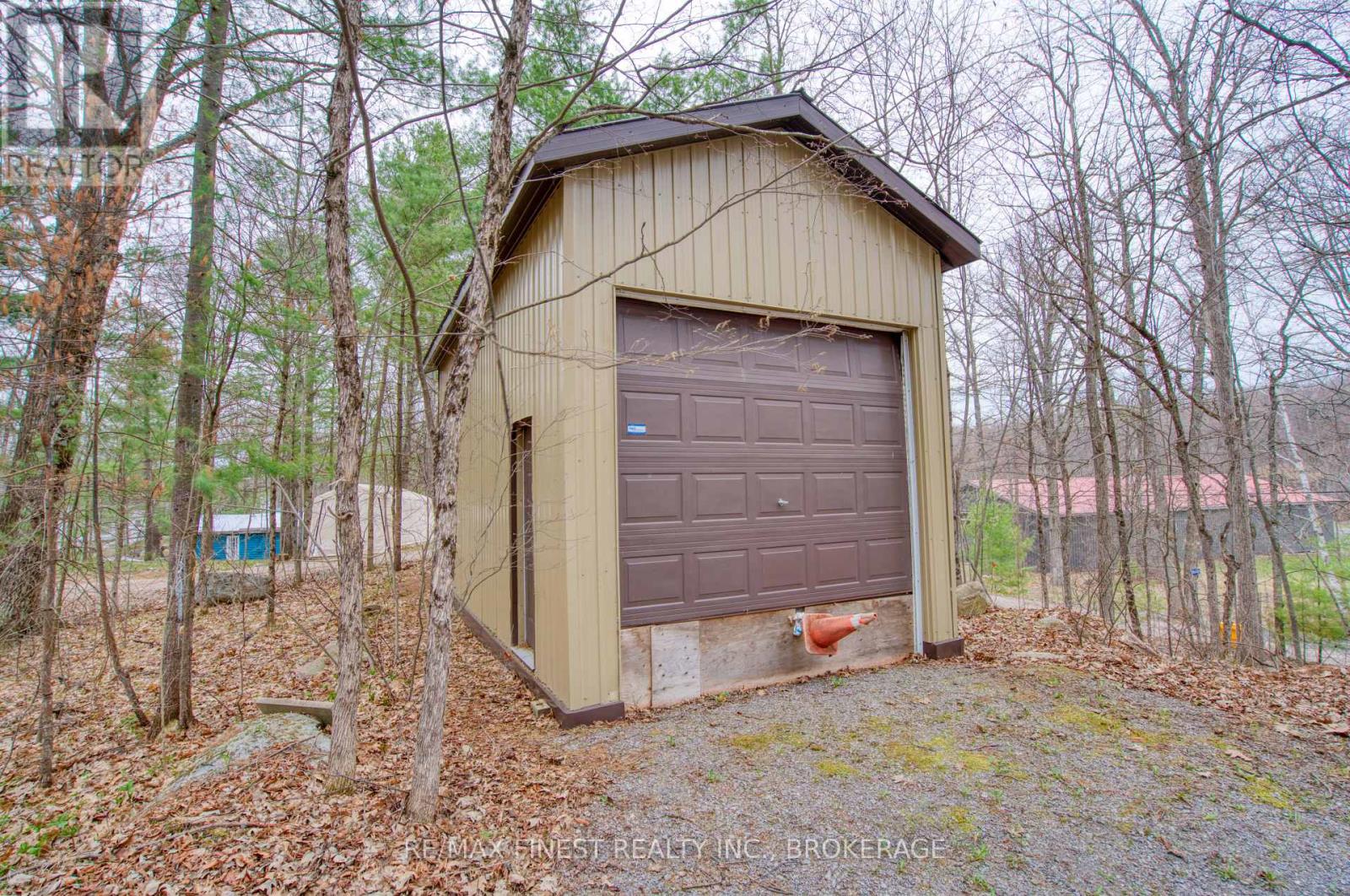 1046 TURNER WAY - 27