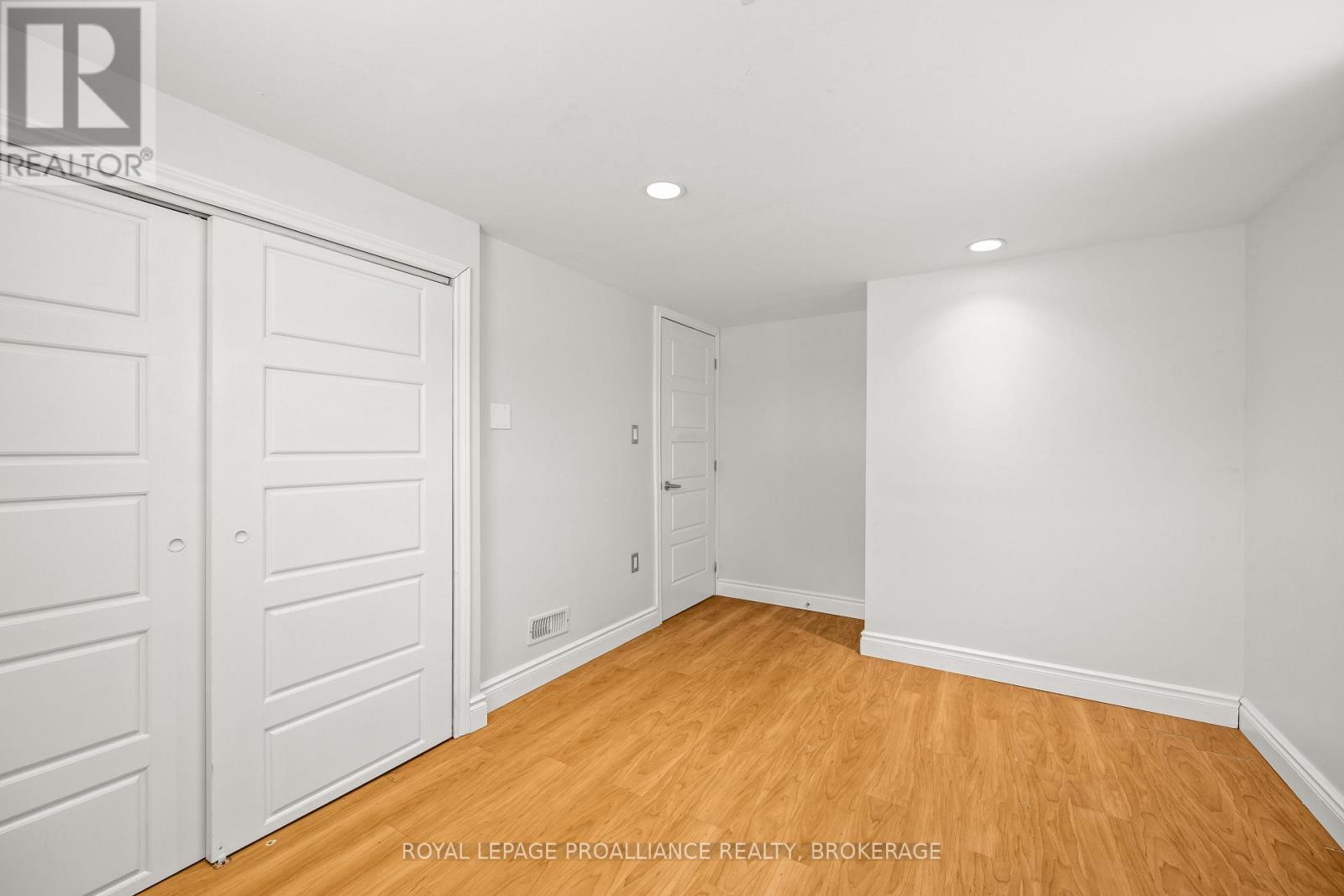 78 REGENT STREET - Image 38