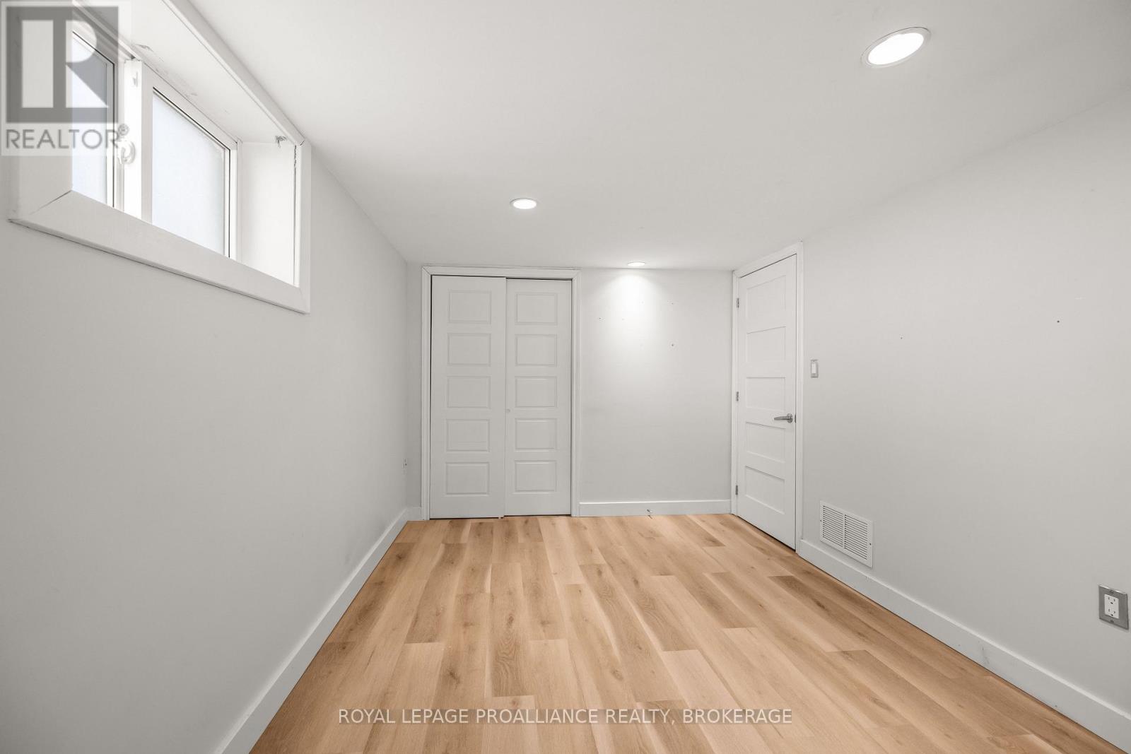 78 REGENT STREET - Image 41