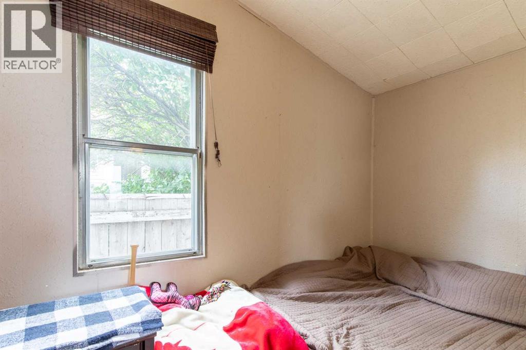 329 12 Street N - Image 13