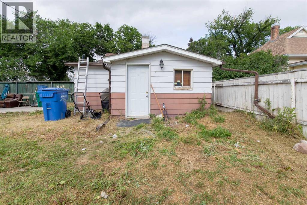 329 12 Street N - 25