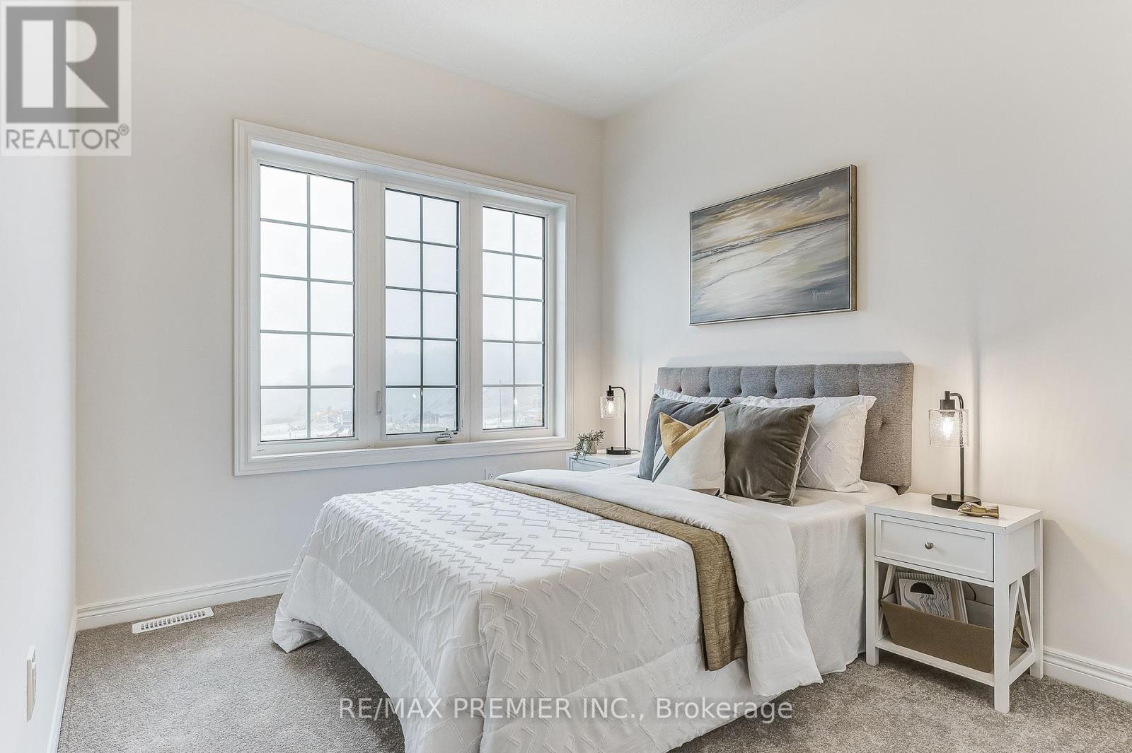 1228 ELIZABETH MACKENZIE DRIVE - 32