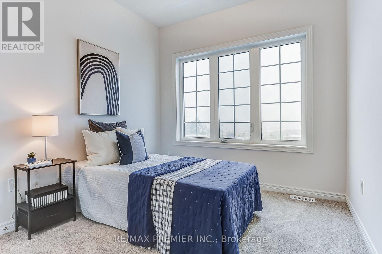 1228 ELIZABETH MACKENZIE DRIVE - 36