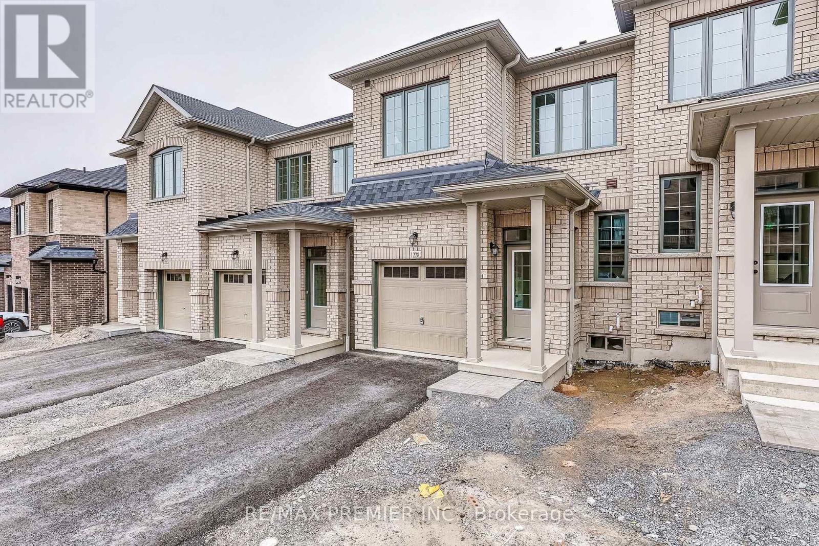1228 ELIZABETH MACKENZIE DRIVE - 5