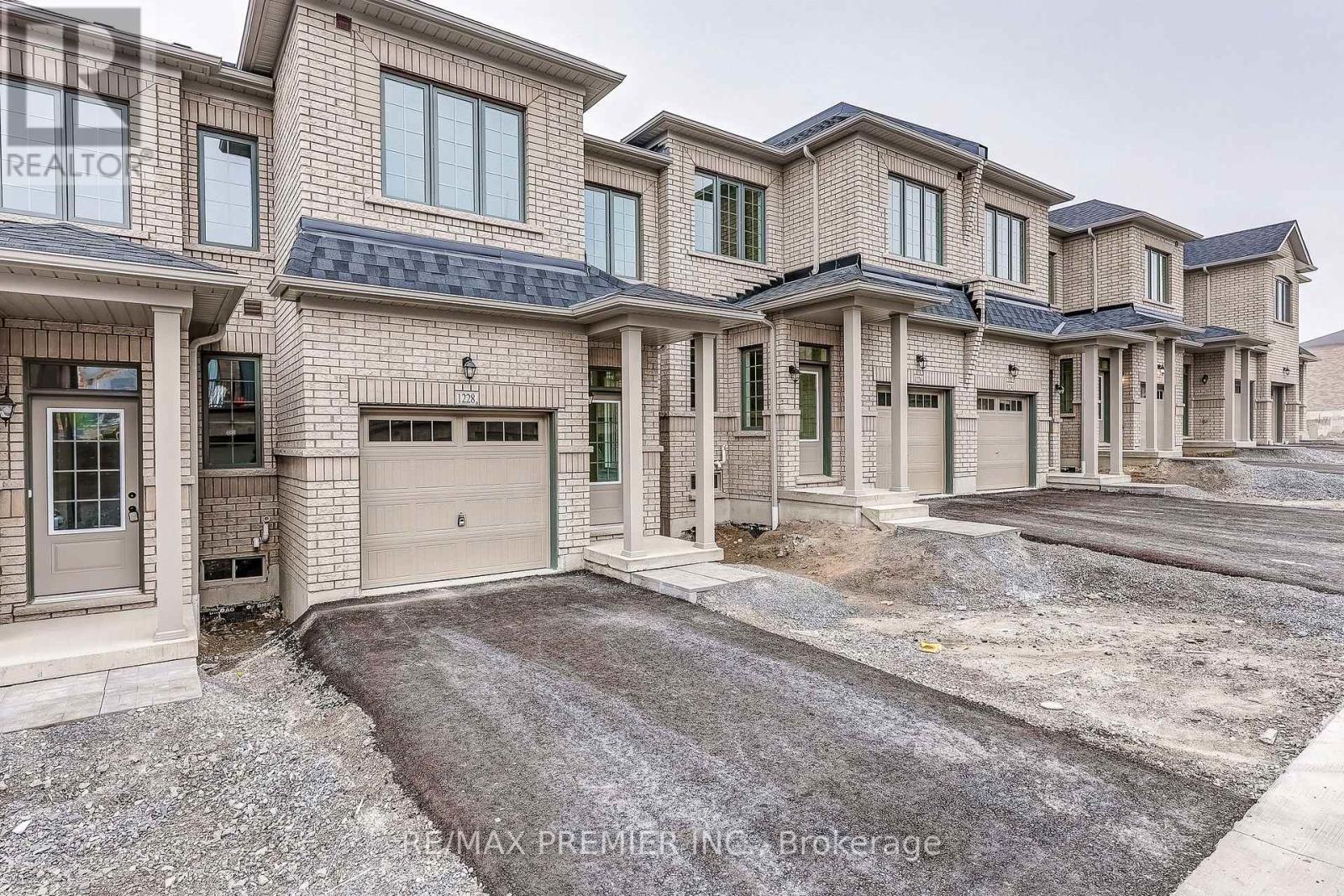 1228 ELIZABETH MACKENZIE DRIVE - 6