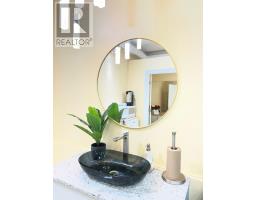 2195 Queen Street E, Toronto, ON M4E1E5 Photo 12