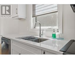 8-7966 Fallon Drive, Lucan Biddulph, ON N0M1V0 Photo 11