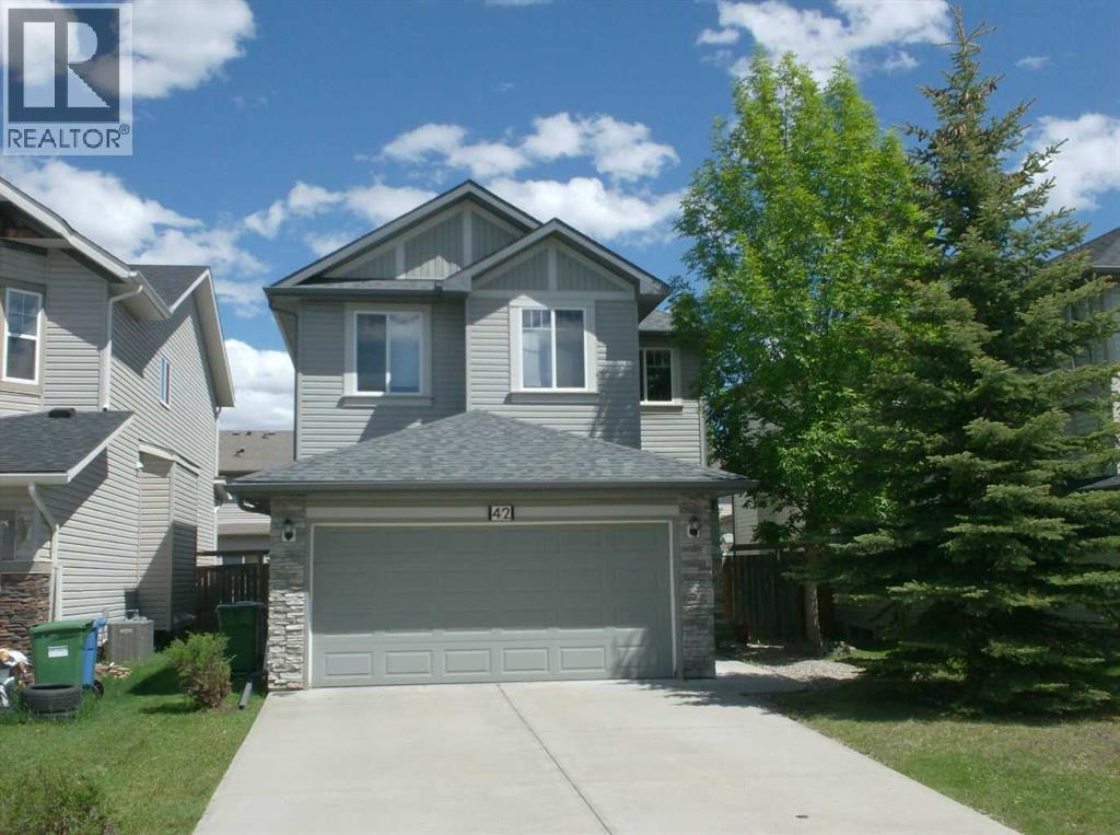 Located on a safe cresent, walkinmg distance to 4 schools. Ready for your family