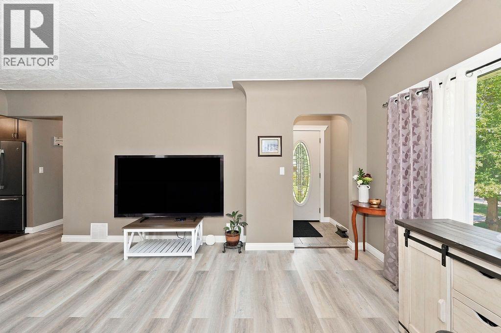 4708 47 Street - 5