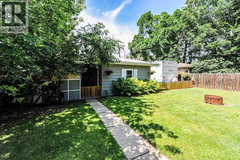 4708 47 Street - 35