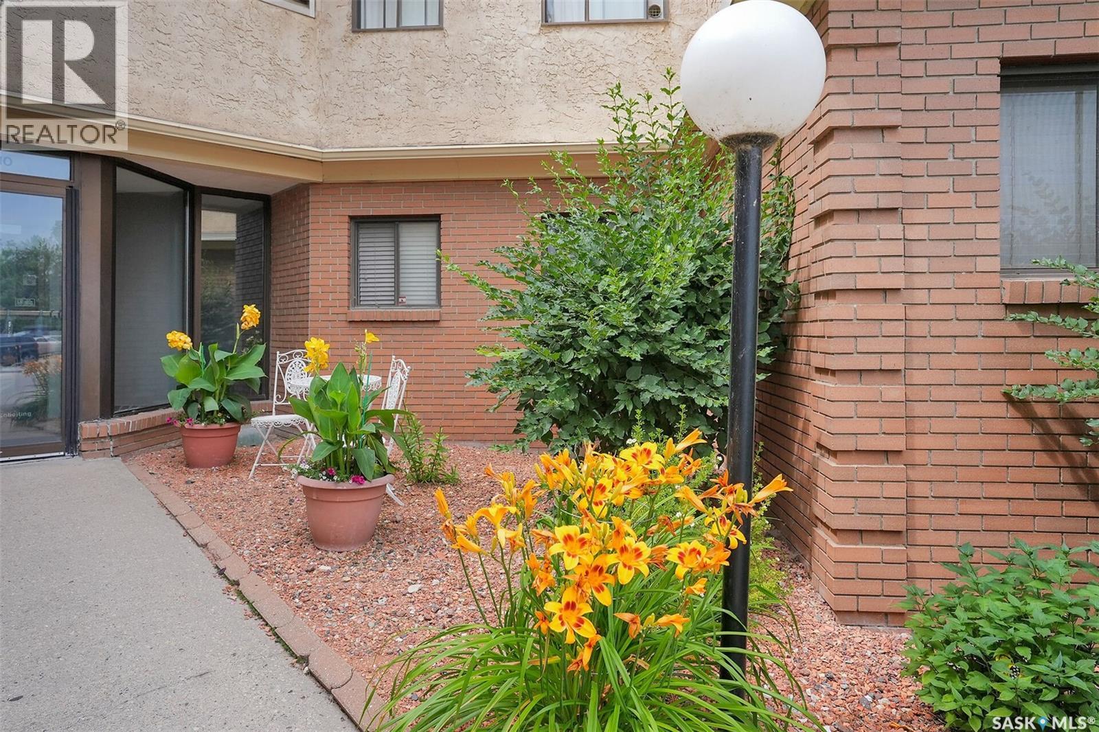 302 3410 Park STREET, Regina — photo 3