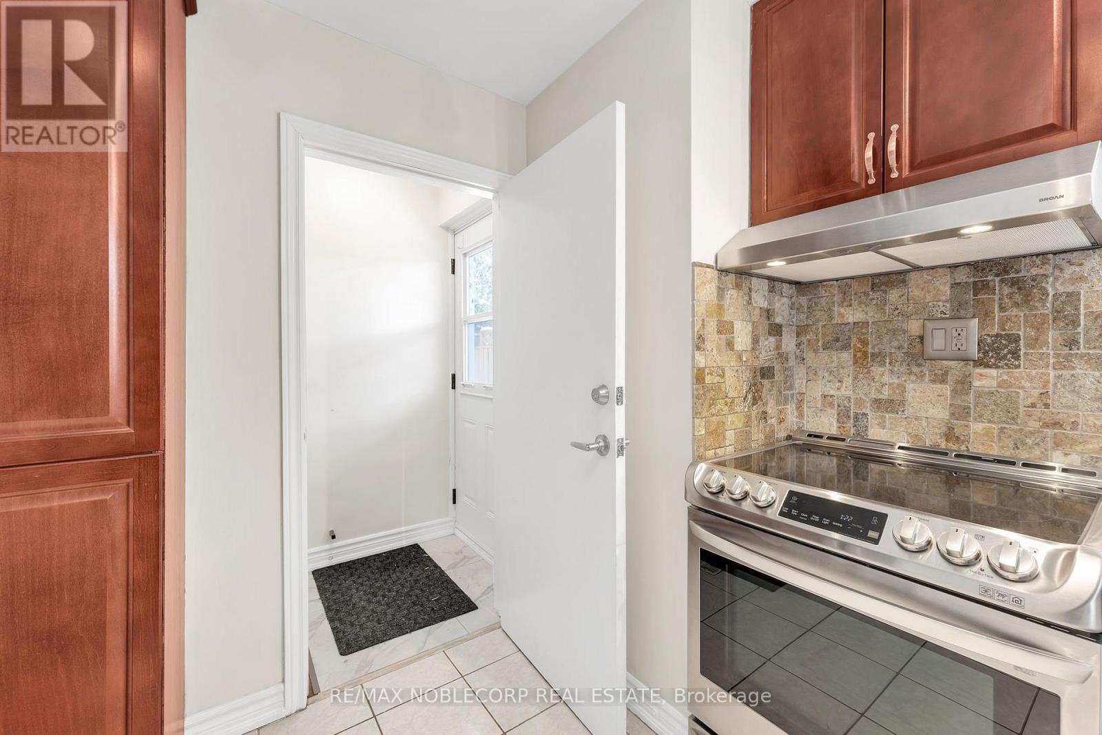 4230 BLOOR STREET W - 10