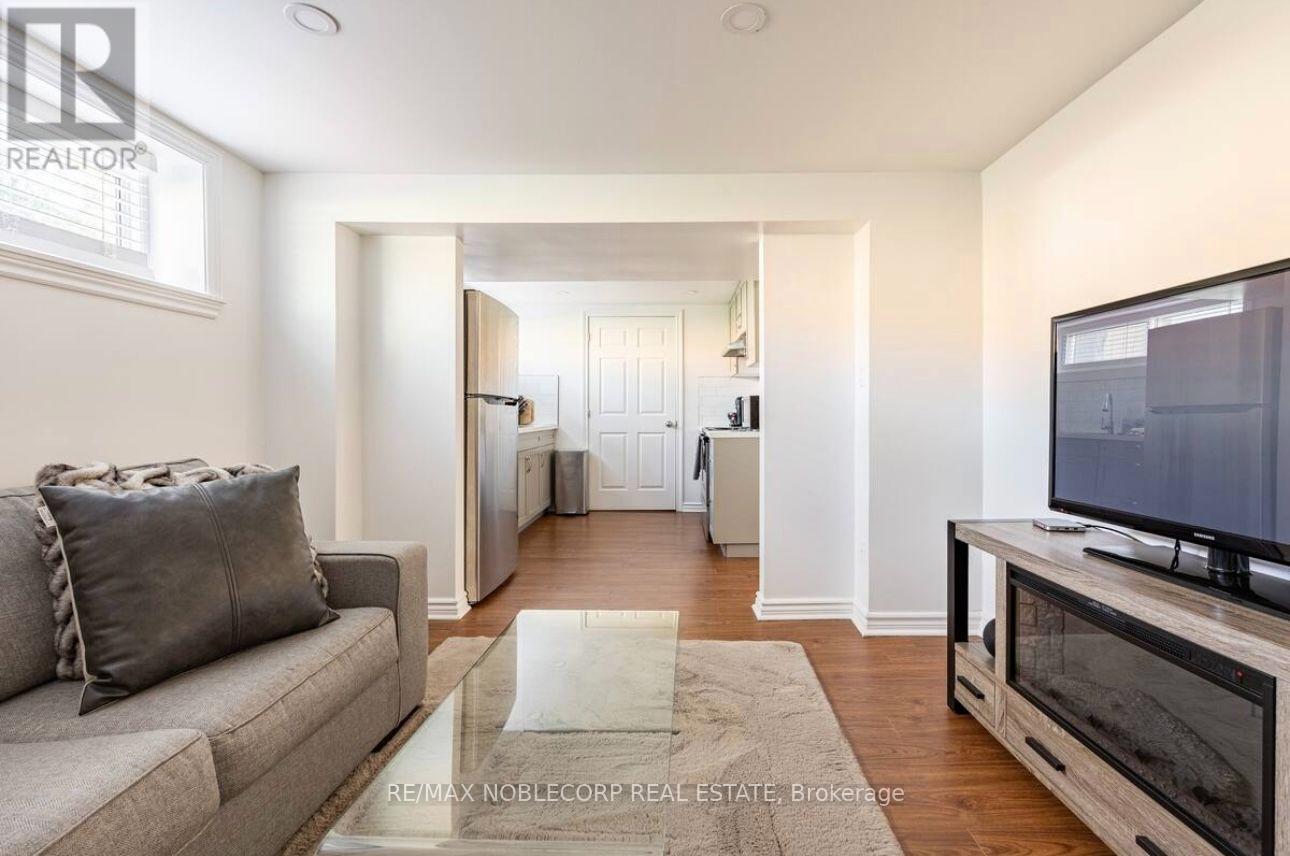 4230 BLOOR STREET W - 21