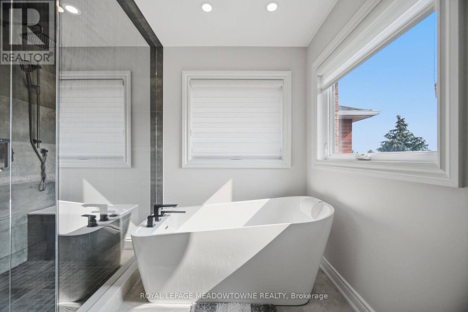 6878 SUMMER HEIGHTS DRIVE - 21