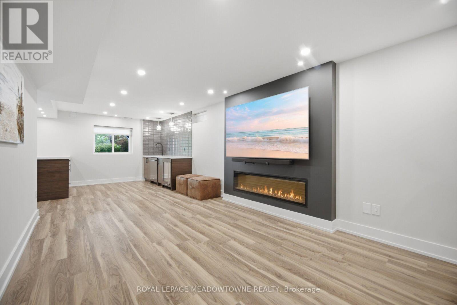 6878 SUMMER HEIGHTS DRIVE - 29