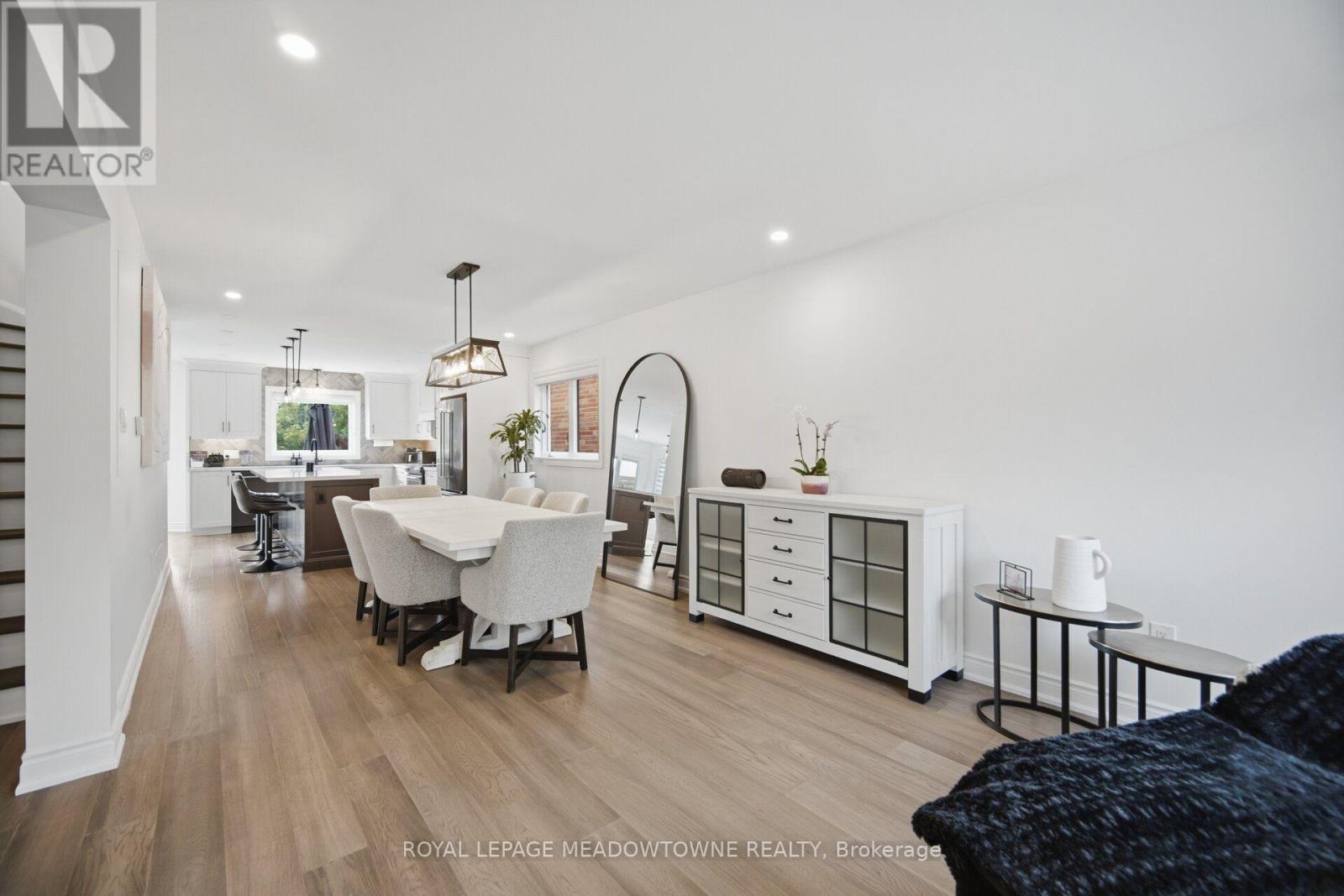 6878 SUMMER HEIGHTS DRIVE - 6