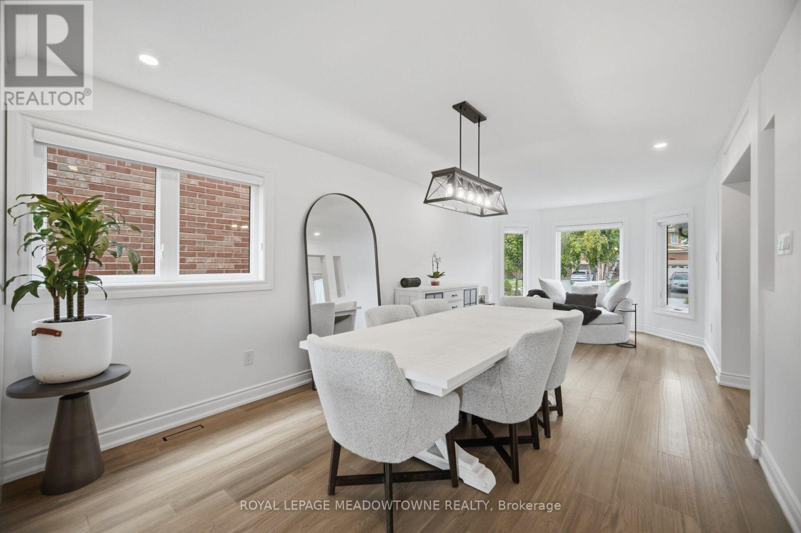6878 SUMMER HEIGHTS DRIVE - 7