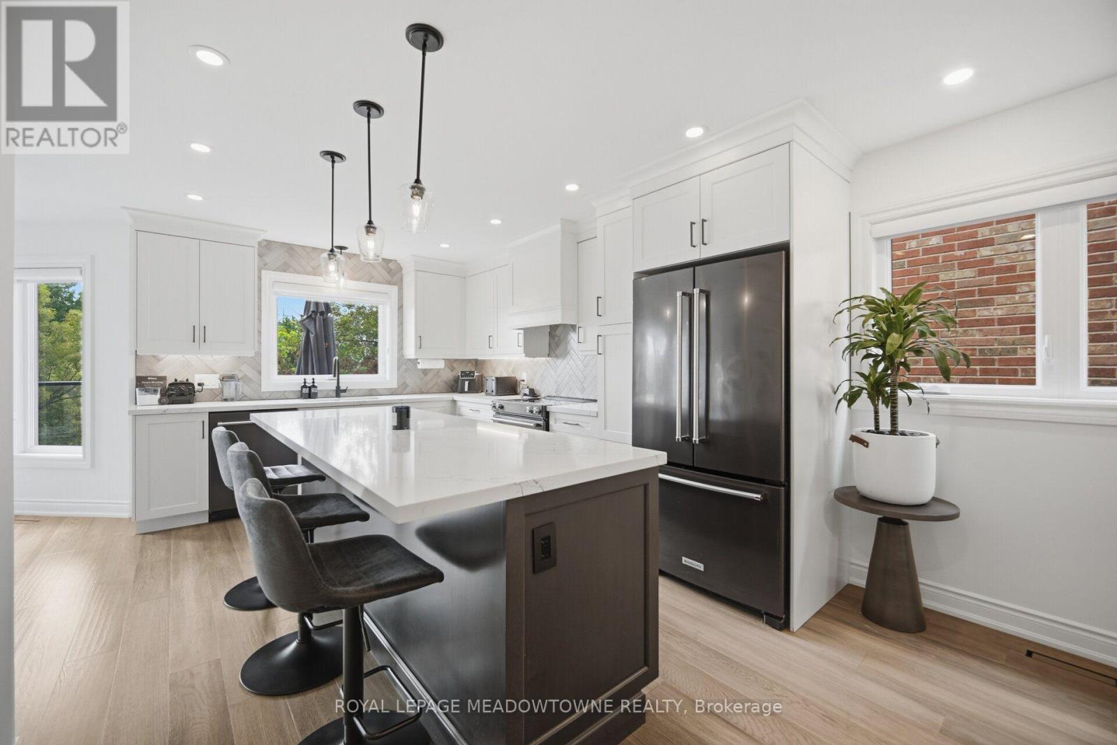 6878 SUMMER HEIGHTS DRIVE - 8